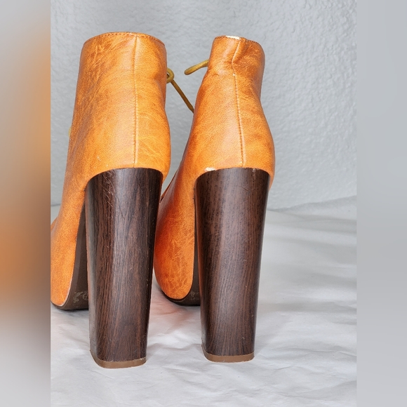 VINTAGE BRAND Orange Lave-Up Platform Heeled Ankle Booties. Size: 6.5 - Picture 6 of 10